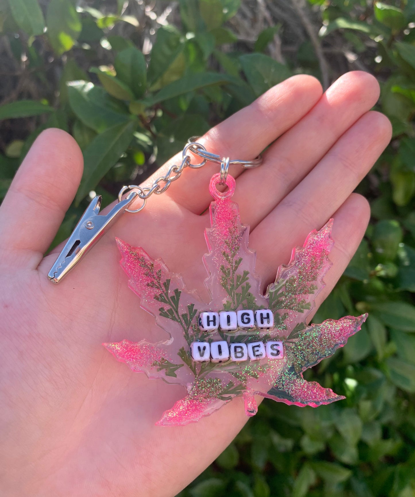 "HIGH VIBES" roach clip keychain